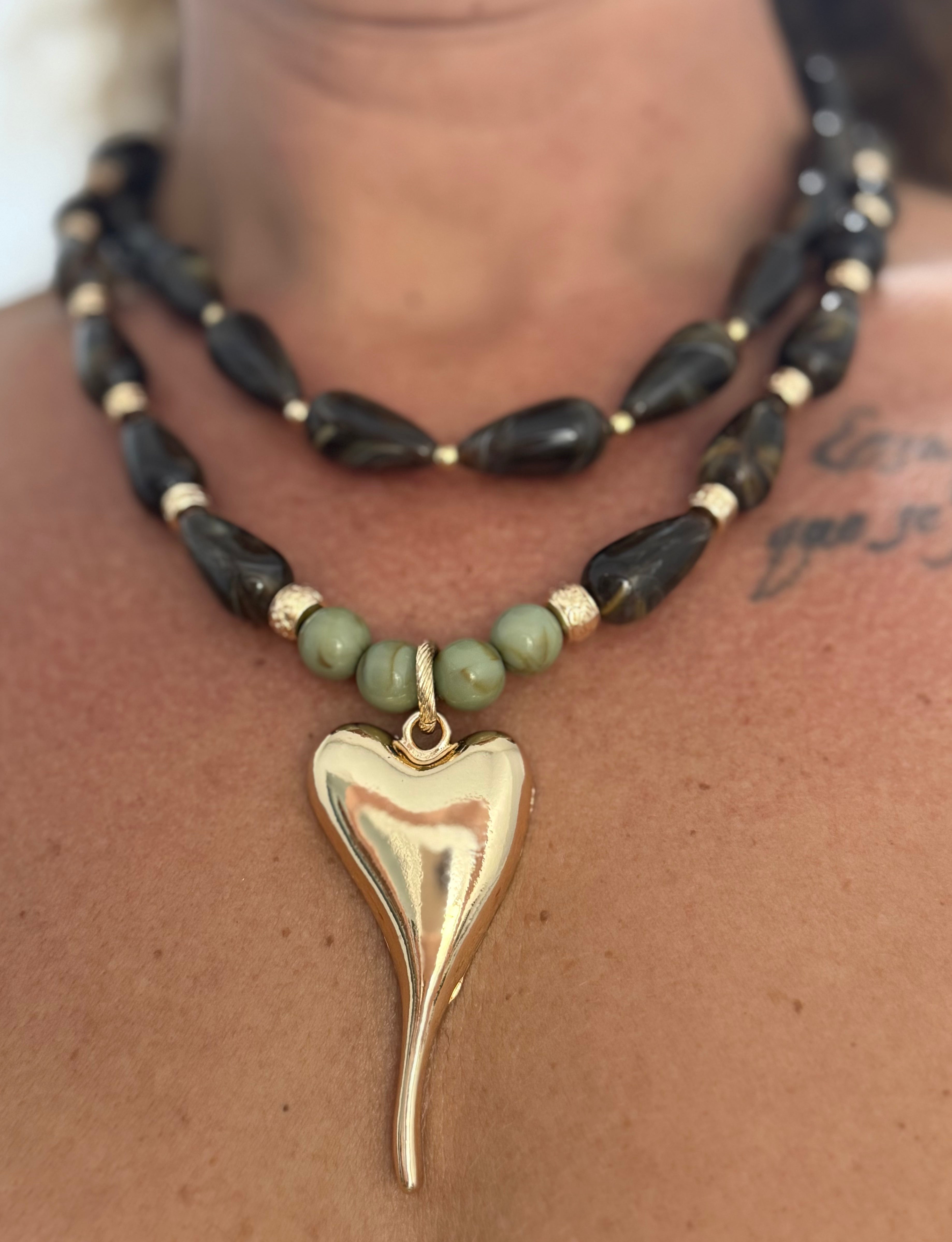 Collar Love - Marrón, Verde y Dorado