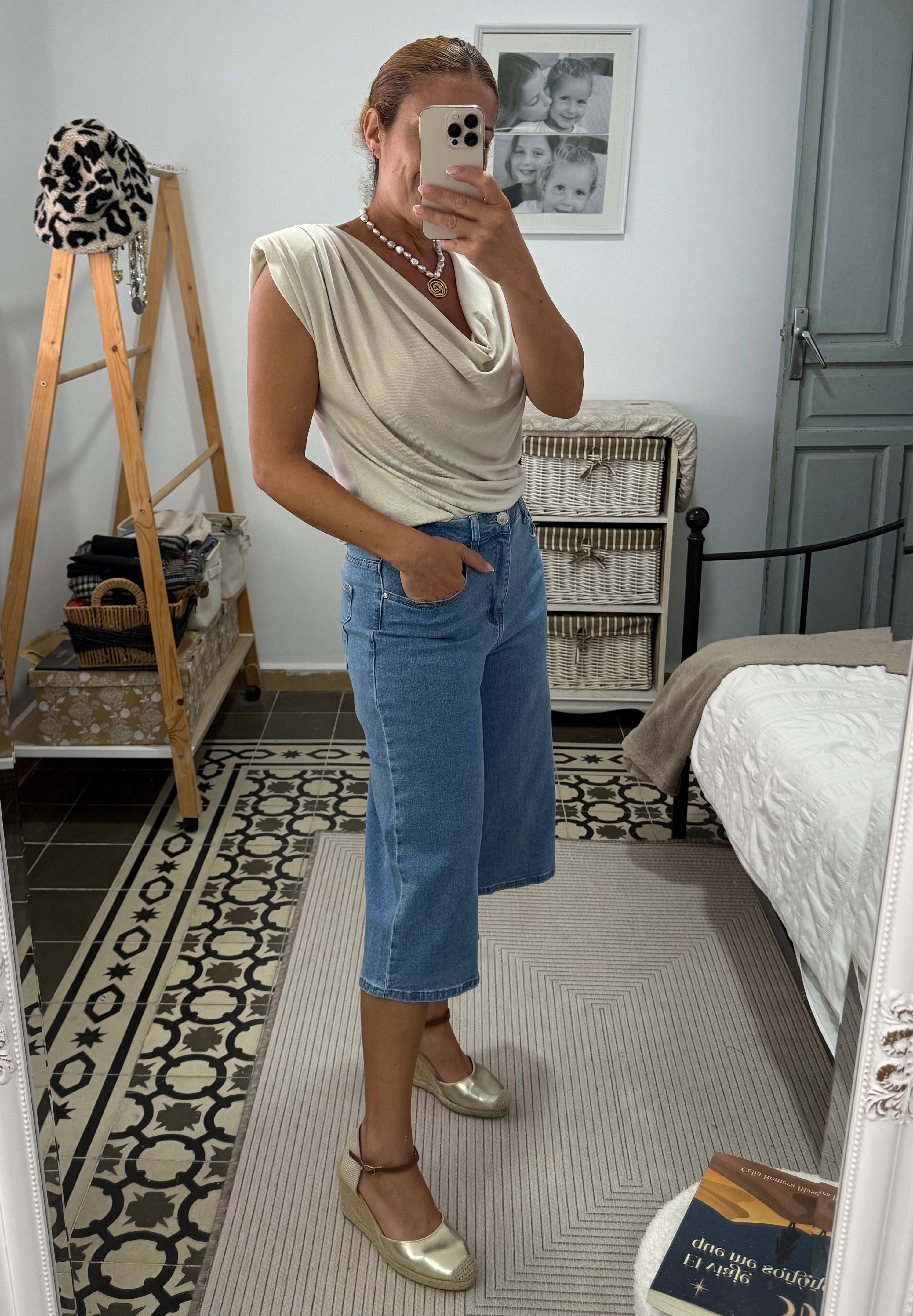 Camiseta Laura — Crema