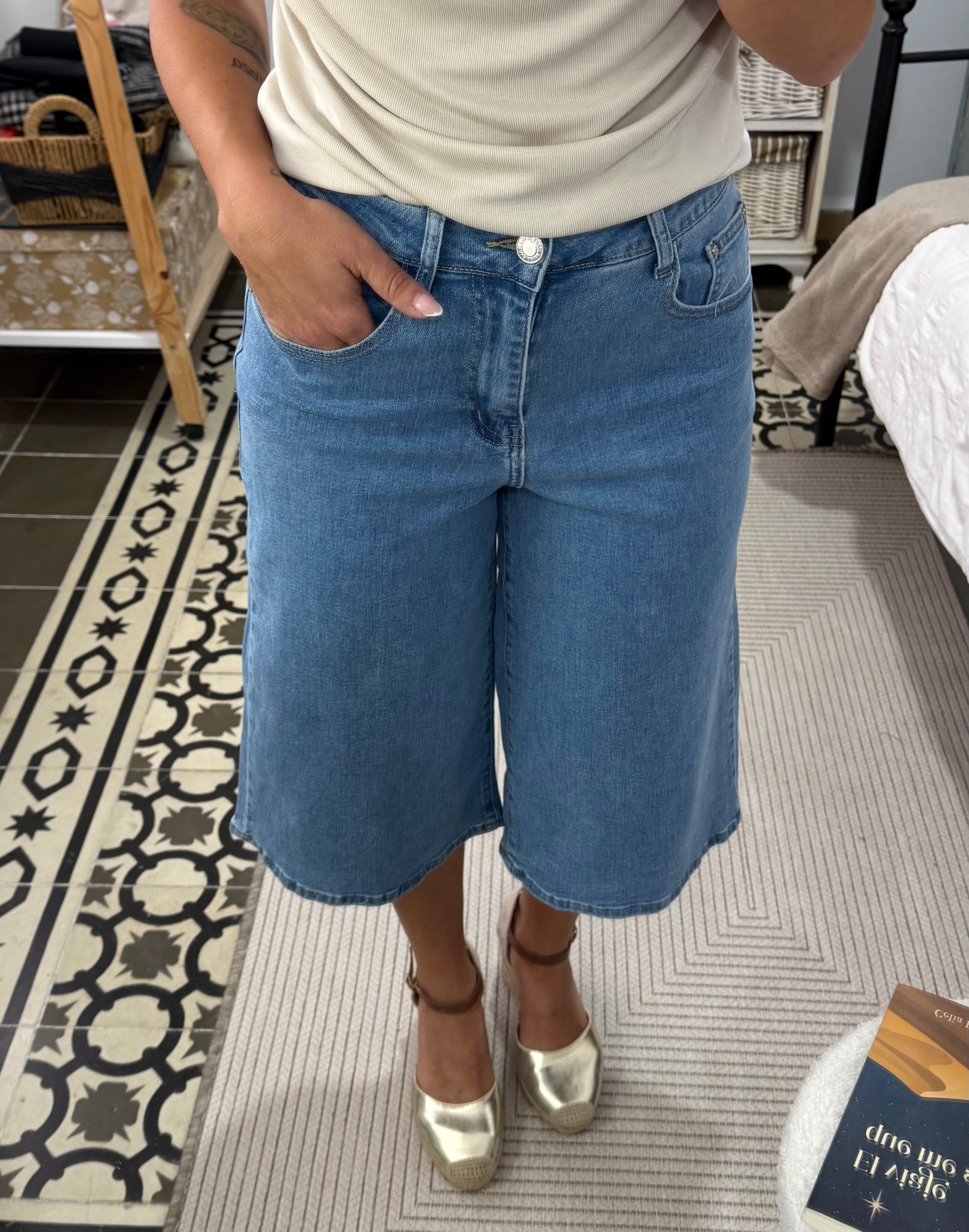 Bermuda Tejana Yaiza — Denim Azul Claro