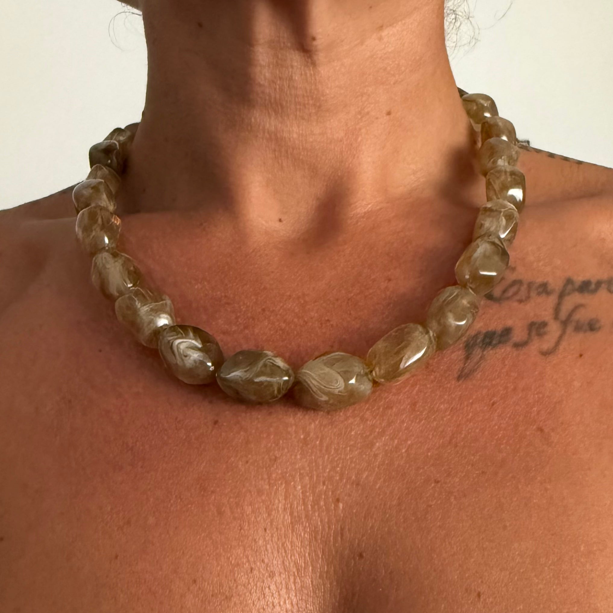 Colgante Piedra — Azul, Beige, Marrón, Rosa, Rojo y Verde