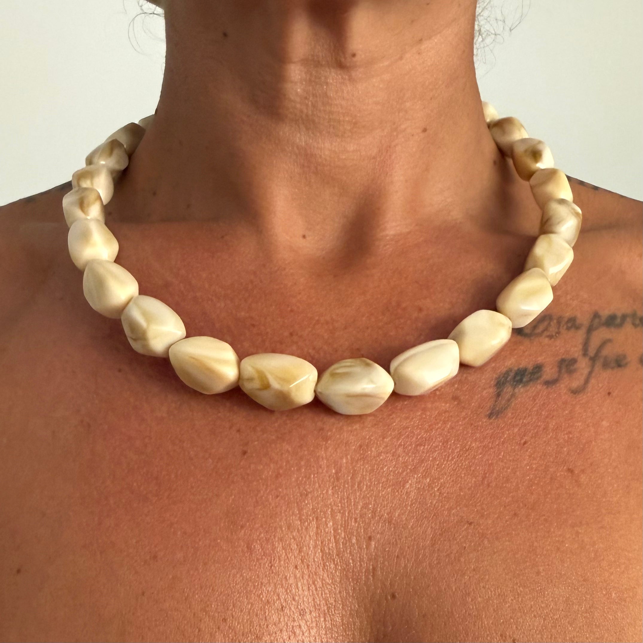 Colgante Piedra — Azul, Beige, Marrón, Rosa, Rojo y Verde