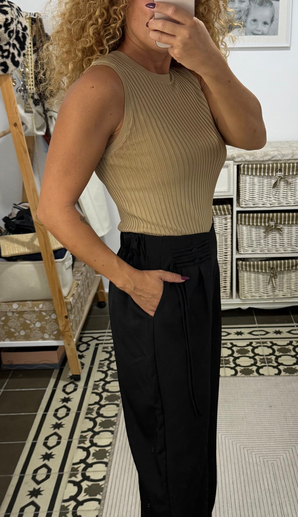 Top Gisela Canalé Desmangado — Negro y Beige