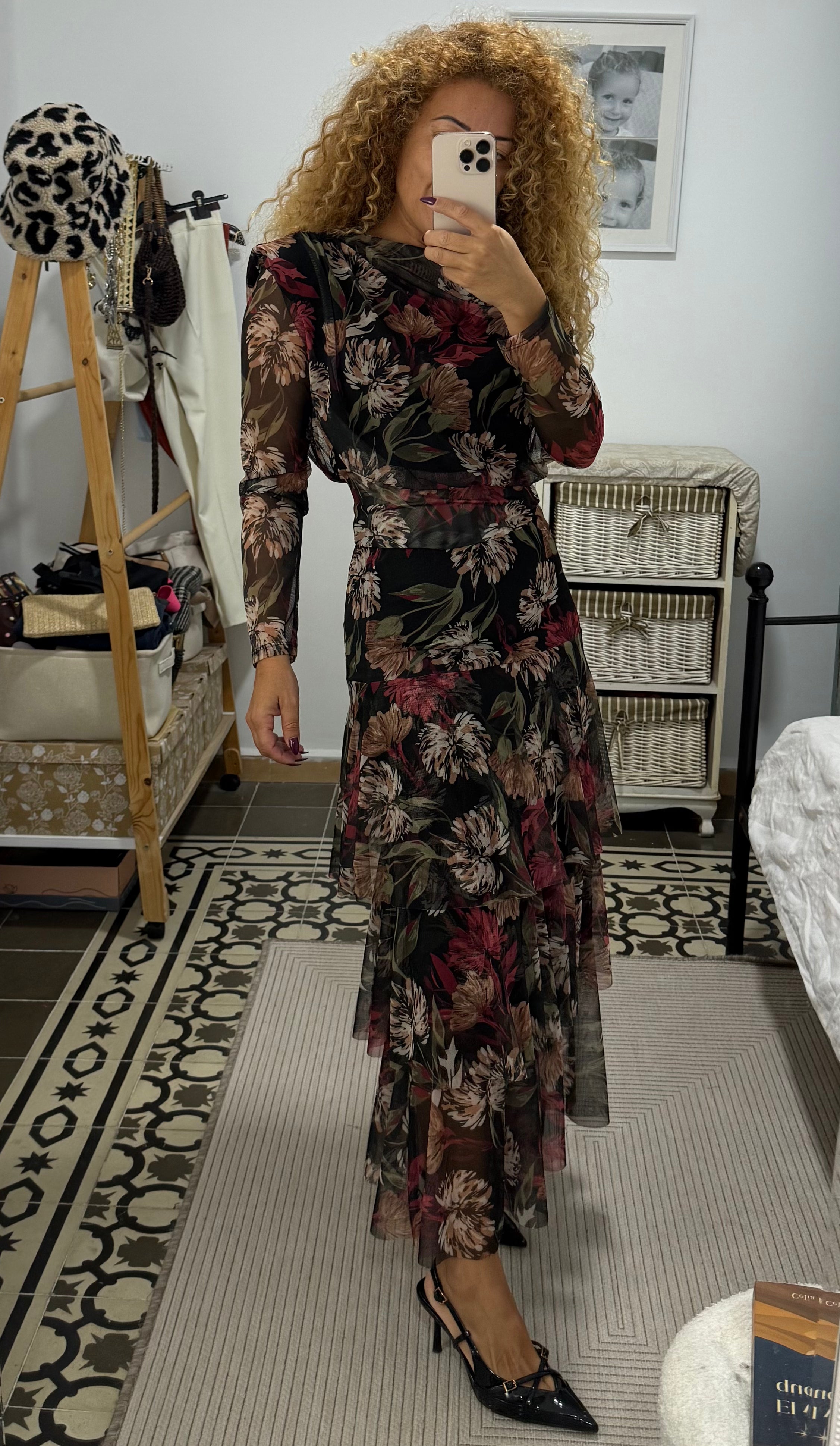 Top Anastasia Flores — Berenjena y Negro